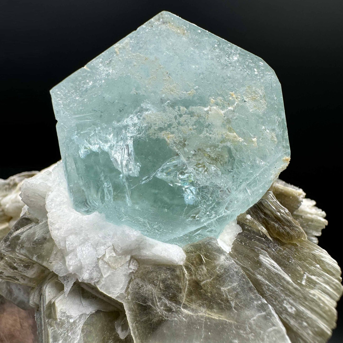 Aquamarine Beryl on Star Muscovite Mica