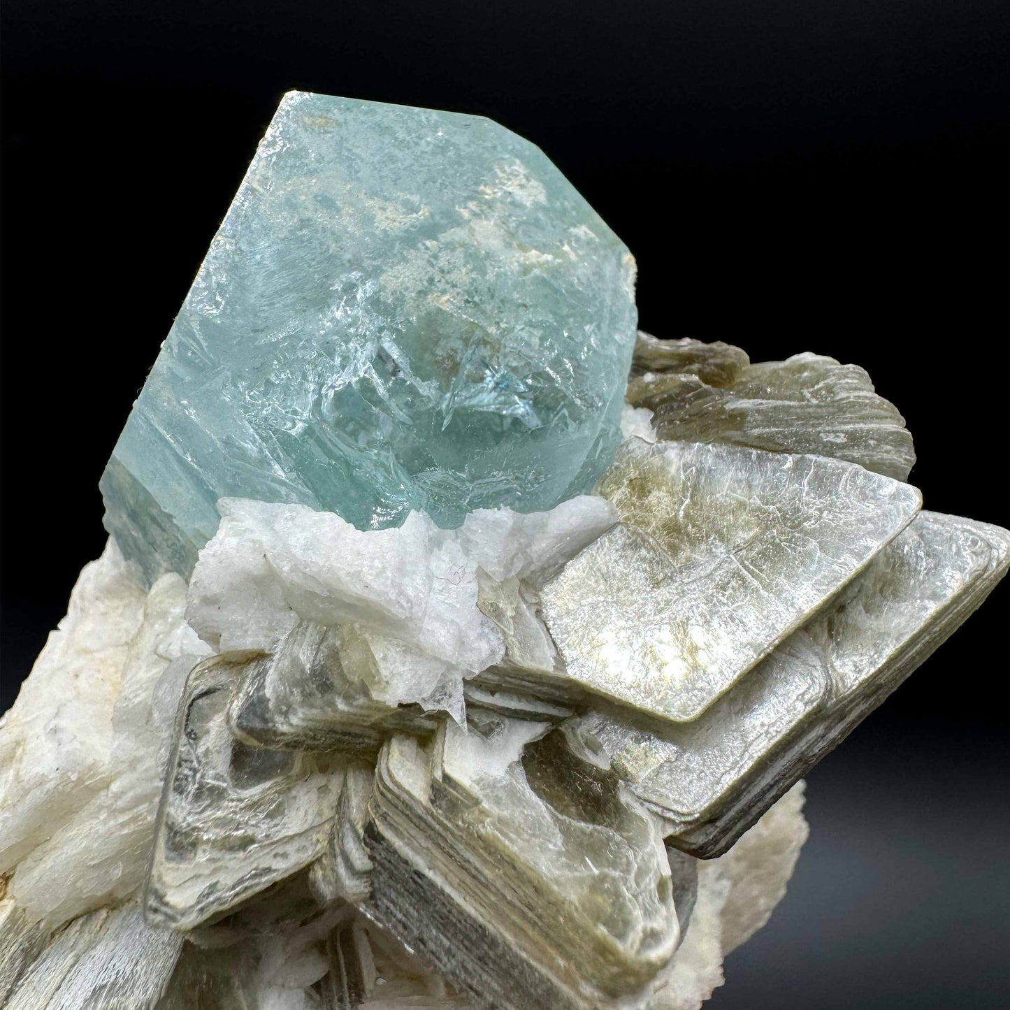 Aquamarine Beryl on Star Muscovite Mica